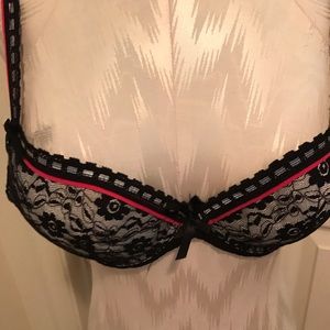 Sophie b. Bra nwt Demi bra 34A black lace